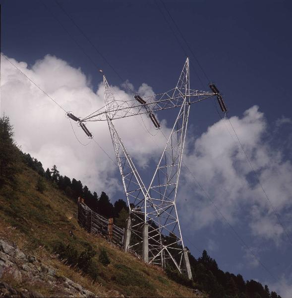 Passo dello Stelvio - Linea elettrica aerea 220 kV - Palo a traliccio a fusto a Y