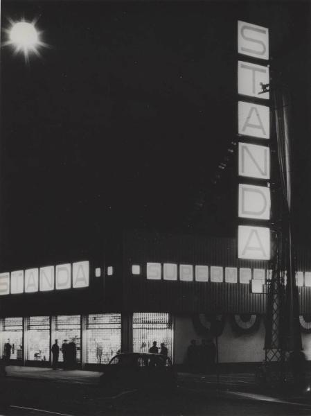 Torino - Via Nizza - Standa - Grande magazzino - Notturno