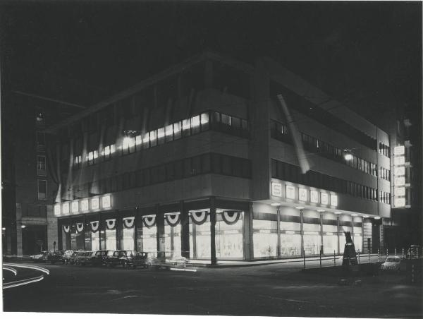 Padova - Standa - Grande magazzino - Vetrine - Notturno