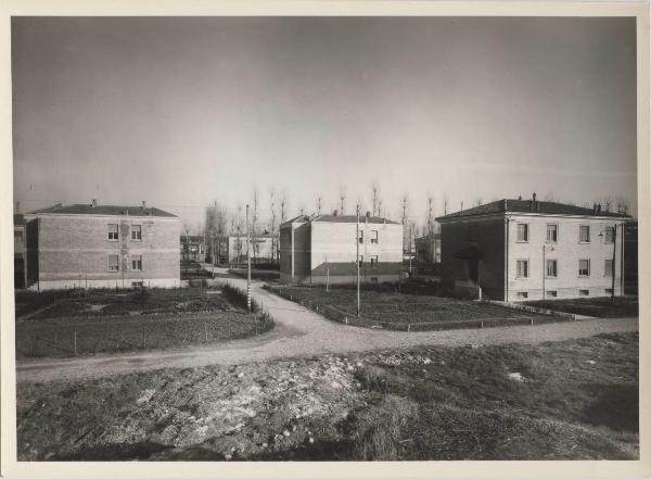 Ferrara - Via Antonio Roiti - Villette lavoratori fabbrica