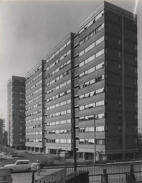 Milano - Via Cimabue - Edificio - Abitazioni per dipendenti