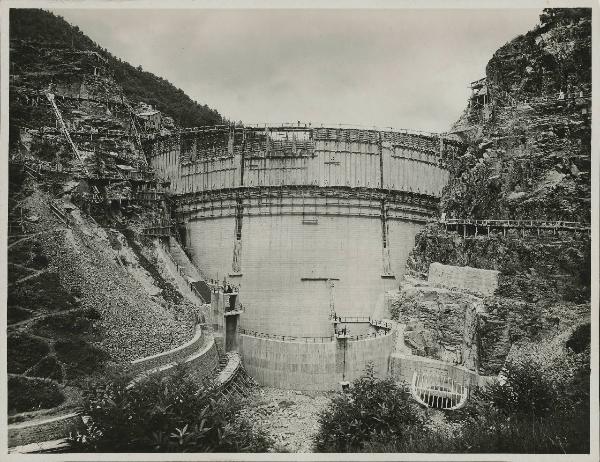 Pontremoli - Acciaierie e Ferriere Lombarde Falck - Impianto idroelettrico Rocchetta - Diga ad arco - Cantiere di costruzione - Veduta da monte