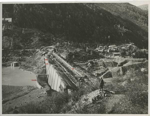 Scais - Acciaierie e Ferriere Lombarde Falck - Diga a gravità alleggerita - Cantiere di costruzione - Veduta da monte