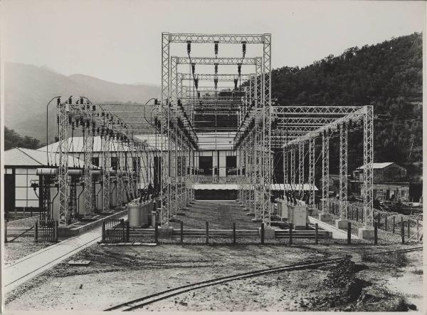 Pontremoli - Acciaierie e Ferriere Lombarde Falck - Impianto idroelettrico del Magra - Centrale di Teglia - Stazione di trasformazione elettrica all'aperto