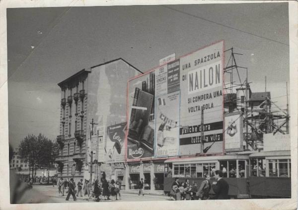 Milano - Via Domodossola - Fiera di Milano - Pubblicità spazzola di Nailon - Cartellone