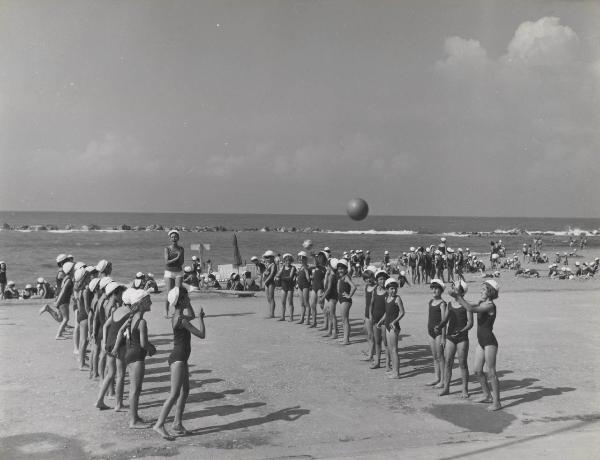 Marina di Massa - Colonia Ettore Motta - Bambini - Spiaggia