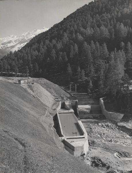 Curon Venosta - Impianto idroelettrico - Opere di presa - Vista da valle
