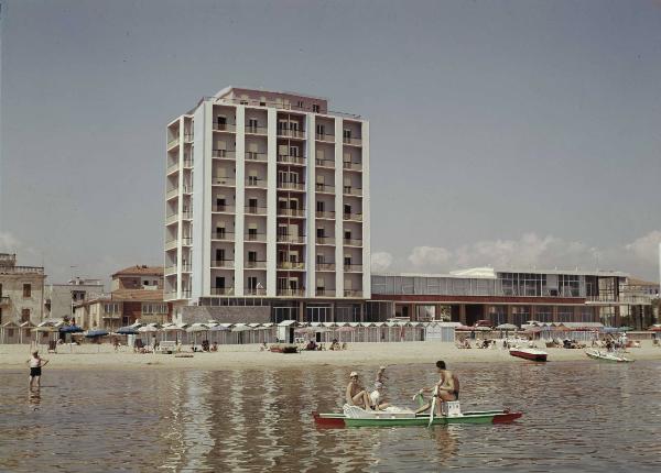 Pesaro - Hotel Excelsior - Mare - Pattino - Spiaggia - Bagno Dante