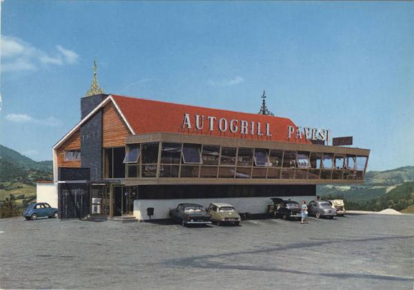 Roncobilaccio - Autogrill Pavesi - Automobili in sosta