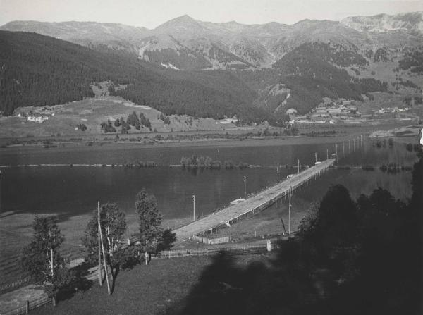 Passo di Resia - Invaso del lago artificiale - Vecchia strada interrotta