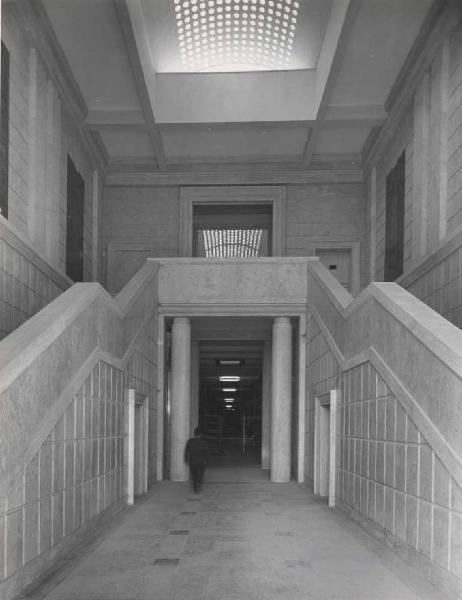 Genova - Cimitero monumentale di Staglieno - Galleria Veilino basso - Interno