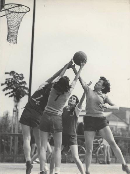 Milano - Cral - Partita di pallacanestro femminile