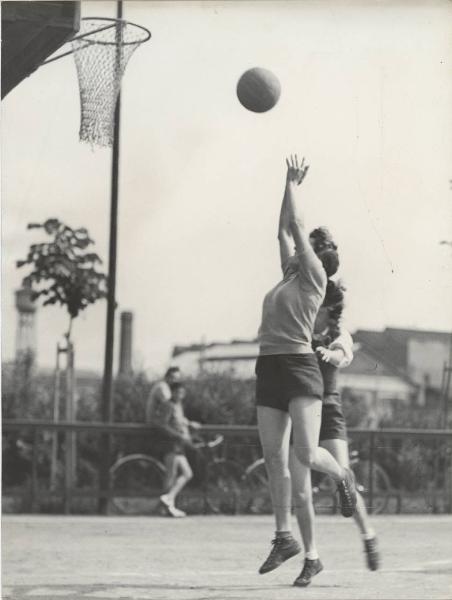 Milano - Cral - Partita di pallacanestro femminile