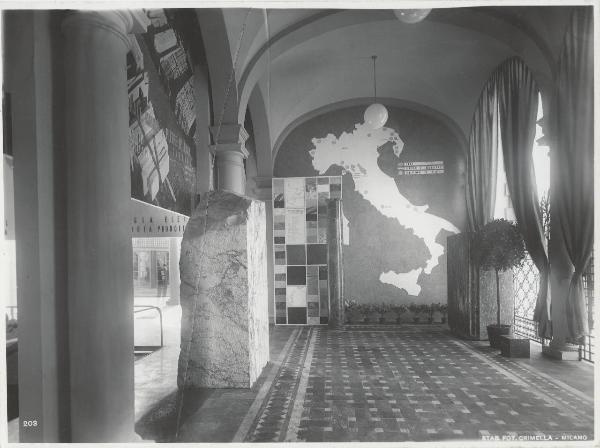 Milano - Fiera campionaria del 1938 - Padiglione Montecatini - Interno