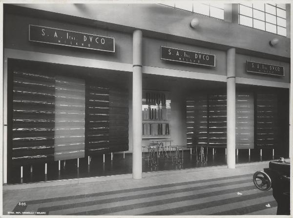 Milano - Fiera campionaria del 1938 - Padiglione Montecatini - Sala coloranti S. A. ITAL. DUCO - Colori e vernici