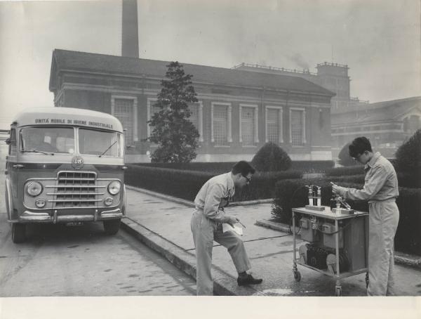 Milano - Clinica del lavoro - Fabbrica - Esterno - Prelievo dell'aria