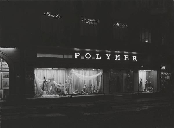 Milano - Negozio Polymer - Esterno - Notturno