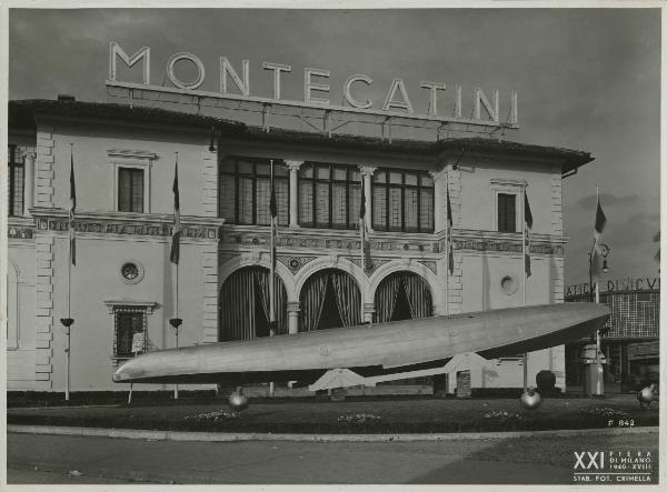 Milano - Fiera campionaria del 1940 - Veduta esterna del padiglione Montecatini - Fusoliera