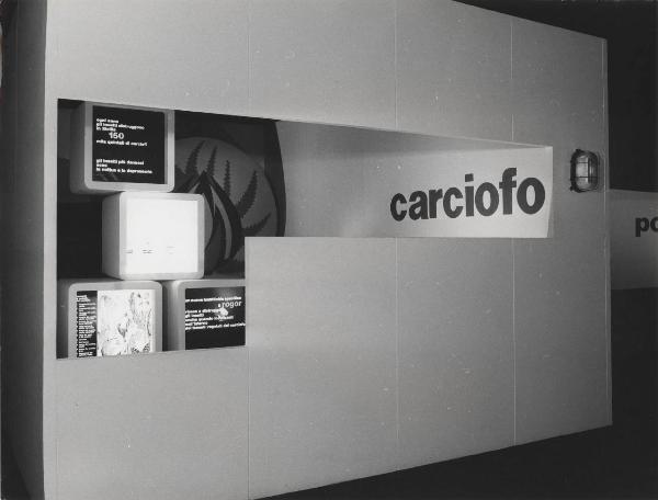 Palermo - Fiera del Mediterraneo del 1971 - Padiglione Montecatini Edison - Stand monotematico sul carciofo e e sui danni a cui è soggetto - Anticrittogamici