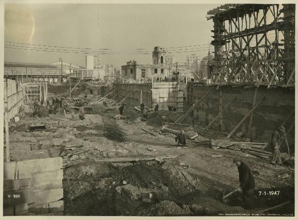 Milano - Fiera campionaria del 1947 - Padiglione Montecatini - Lavori di costruzione