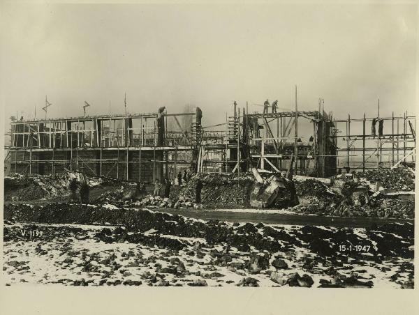 Milano - Fiera campionaria del 1947 - Padiglione Montecatini - Lavori di costruzione