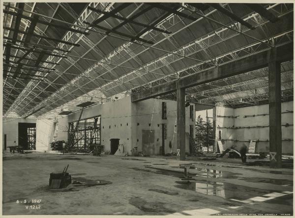 Milano - Fiera campionaria del 1947 - Padiglione Montecatini - Lavori di costruzione - Interno