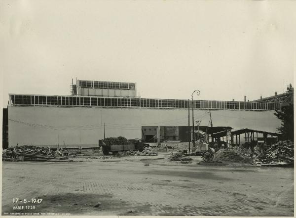 Milano - Fiera campionaria del 1947 - Padiglione Montecatini - Lavori di costruzione - Esterno