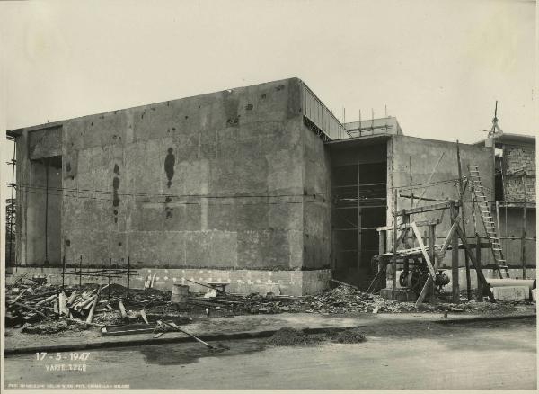 Milano - Fiera campionaria del 1947 - Padiglione Montecatini - Lavori di costruzione - Esterno