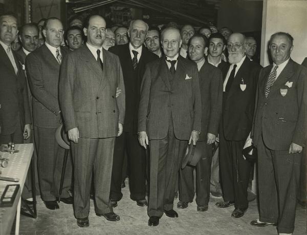 Milano - Fiera campionaria del 1947 - Padiglione Montecatini - Visita autorità - Giuseppe Togni