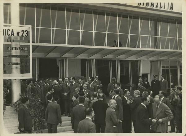 Milano - Fiera campionaria del 1947 - Padiglione Montecatini - Visita autorità - Giuseppe Togni - Mario Abbiate