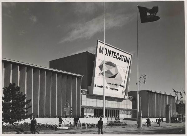 Milano - Fiera campionaria del 1954 - Padiglione Montecatini - Esterno - Ingresso