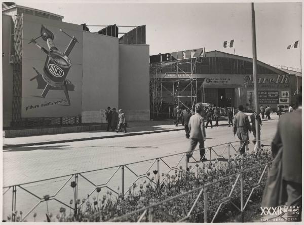 Milano - Fiera campionaria del 1954 - Pannello pubblicitario smalti e vernici DUCO - Ingresso padiglione Marelli