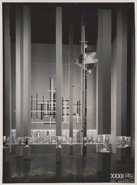 Milano - Fiera campionaria del 1954 - Padiglione Montecatini - Sala presentazione