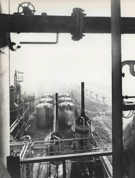 Viguzzolo - ROL (Raffineria olii lubrificanti) Spa - Impianto di raffinazione - Forni e serbatoi