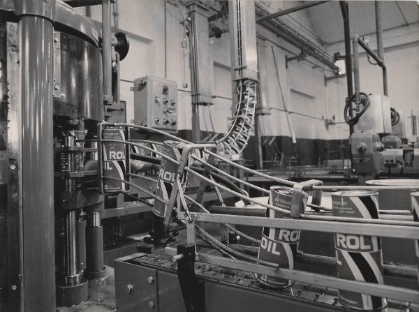 Viguzzolo - ROL (Raffineria olii lubrificanti) Spa - Catena di montaggio - Latte di olio