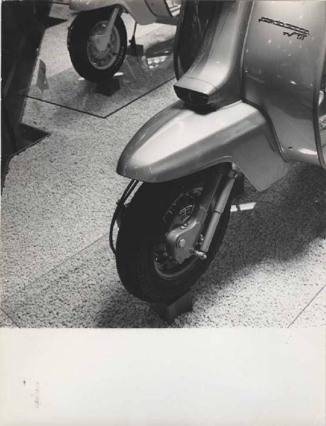 Milano - Fiera ciclo e motociclo del 1963 - Materie plastiche - Polipropilene isotattico - Moplen - Lambretta Innocenti 175 TV terza serie