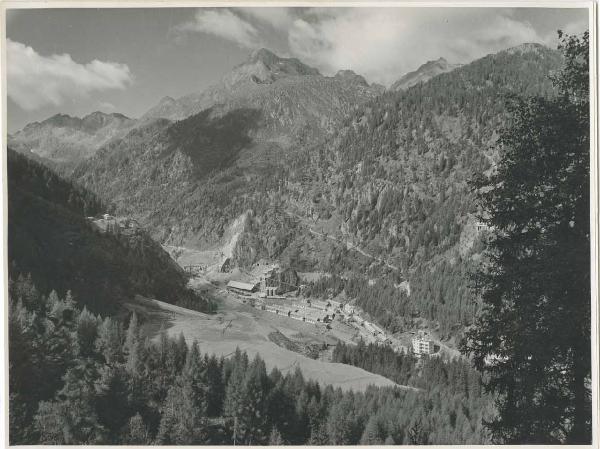 Teglio - Acciaierie e Ferriere Lombarde Falck - Impianto idroelettrico di Ganda - Diga di Frera - Vista dall'alto del cantiere