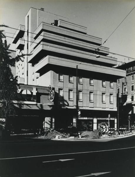 Milano - Edificio prefabbricato - Esterno