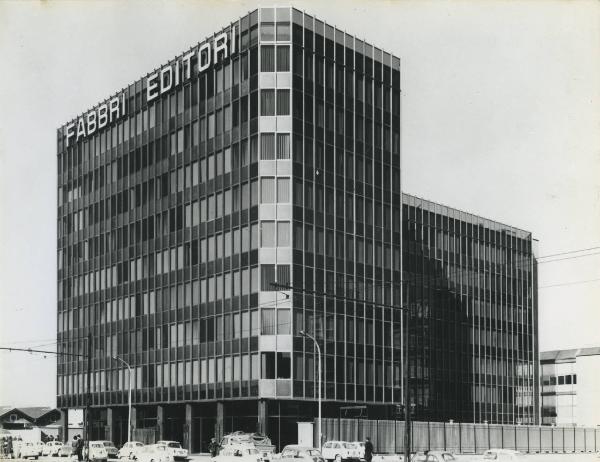 Milano - Palazzo Fabbri Editori - Esterno