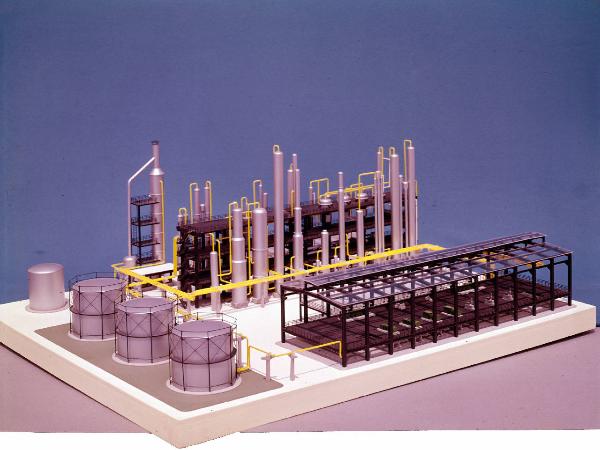 Sala posa - Modellino di un impianto per la produzione di acido nitrico