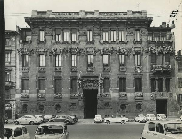 Milano - Palazzo Castiglioni - Facciata