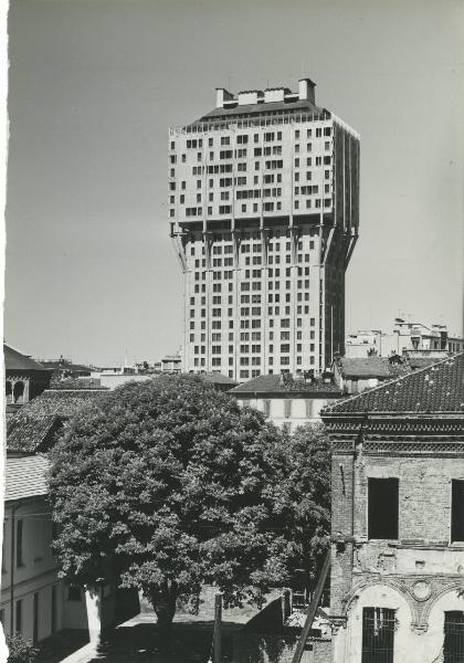 Milano - Torre Velasca - Veduta