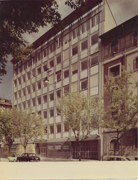 Milano - Edificio prefabbricato - Esterno