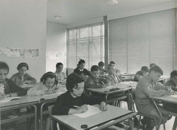 Mestre - Edificio scolastico prefabbricato - Aula - Alunni