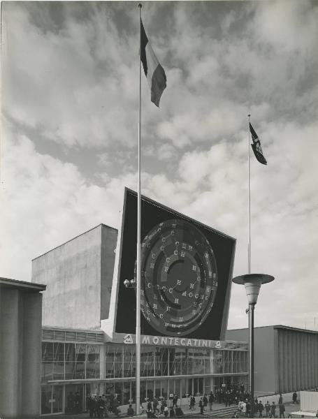 Milano - Fiera campionaria del 1964 - Padiglione Montecatini - Esterno - Pannello