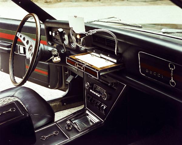 Gucci - Automobile AMC (American Motors Corporation) Hornet Sportabout - Finitura Gucci - Cruscotto