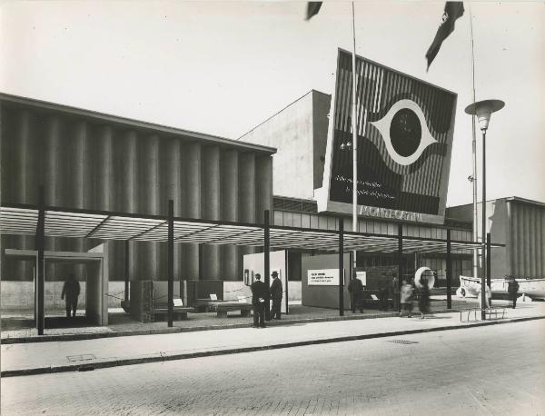 Milano - Fiera campionaria del 1959 - Padiglione Montecatini - Esterno