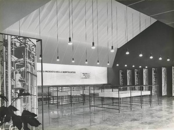 Milano - Fiera campionaria del 1960 - Padiglione Montecatini - Sala presentazione