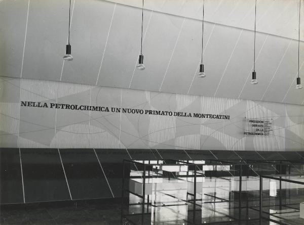 Milano - Fiera campionaria del 1960 - Padiglione Montecatini - Sala presentazione - Dettaglio di una parete