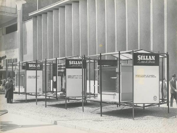 Milano - Fiera campionaria del 1958 - Padiglione Montecatini - Esterno - Esposizione Sillan